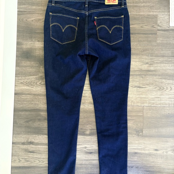 LEVI’s 721 Skinny Jeans - Picture 3 of 4